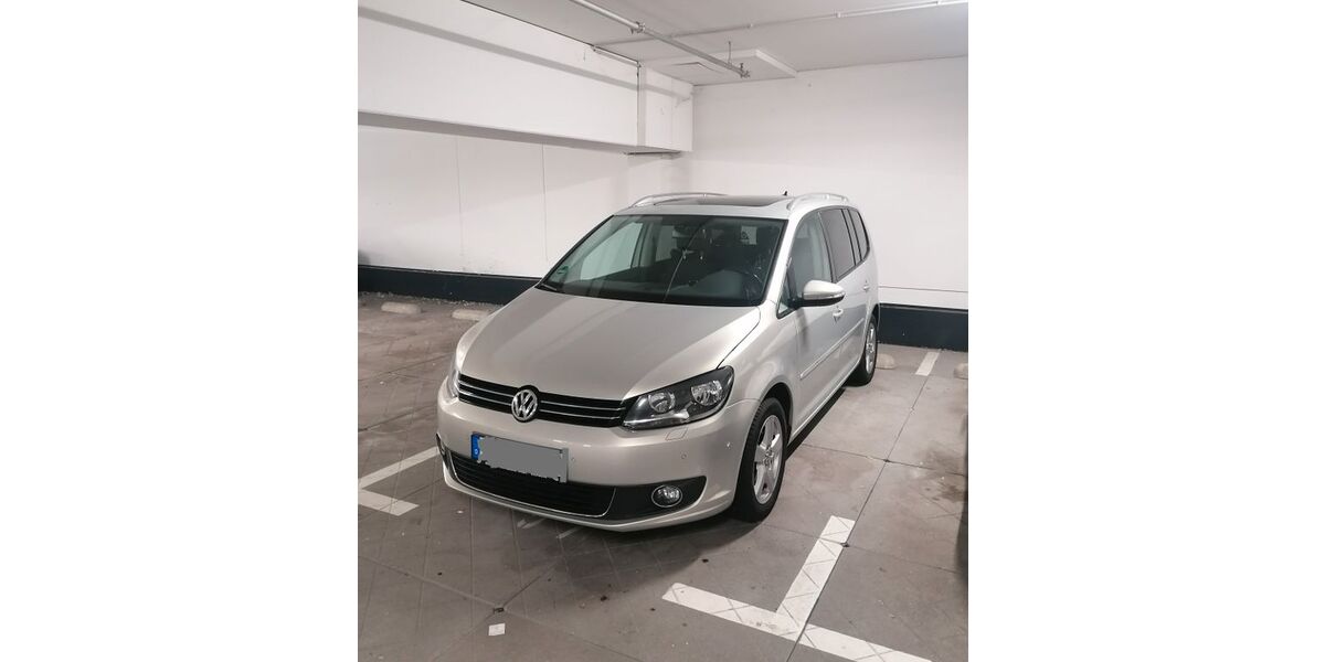 VW Touran 129.000 km 14.200 &euro; Düsseldorf 40472