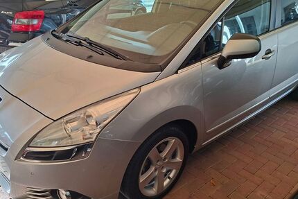 Peugeot 5008 152.800 km 4.350 € Wülfrath 42489