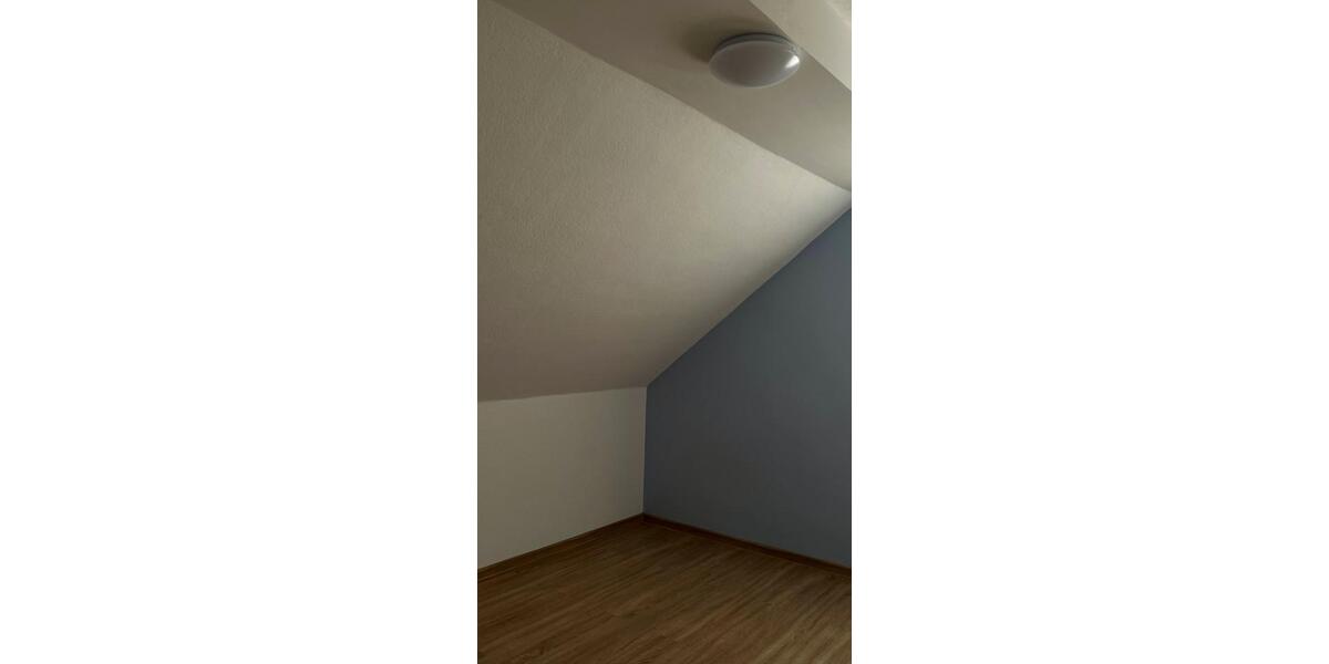 Dachgeschoßwohnung Remscheid Remscheid-Süd - 3 Zimmer, 68 m&sup2;, 640&euro; | Angebot:24839109