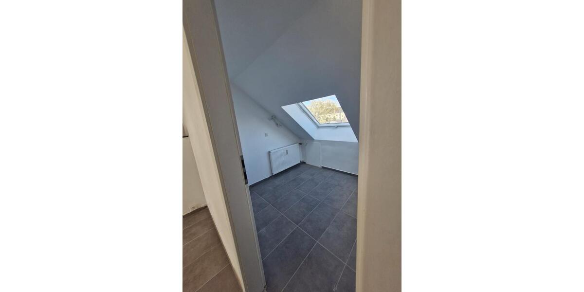 Dachgeschoßwohnung Köln Mülheim - 2 Zimmer, 27 m&sup2;, 650&euro; | Angebot:25925620