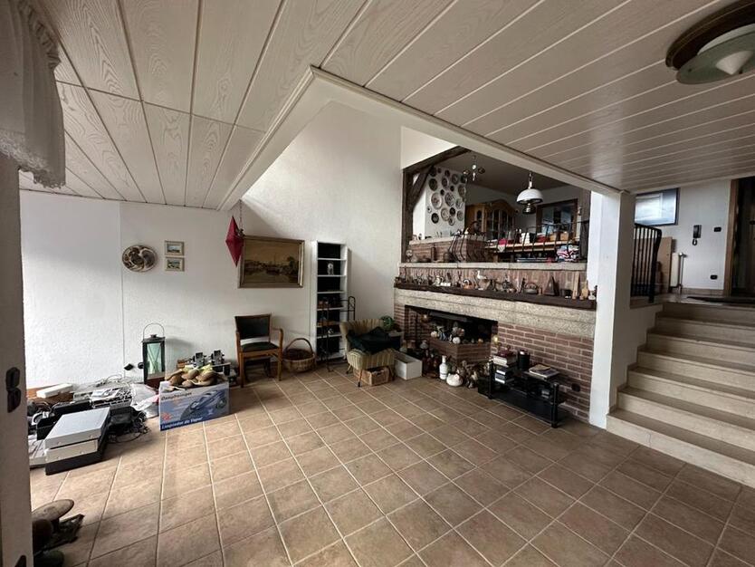 Split-Level Reihenmittelhaus mit Garten und Garage zimmer