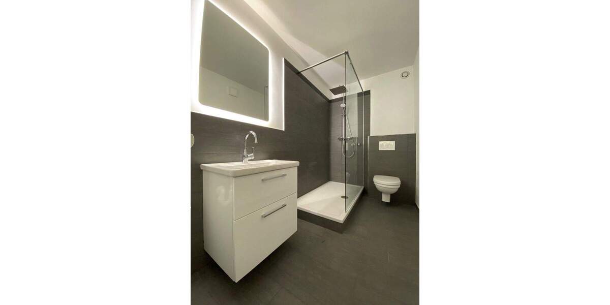 Etagenwohnung Düsseldorf Niederkassel - 2 Zimmer, 70 m&sup2;, 1.500&euro; | Angebot:23825031