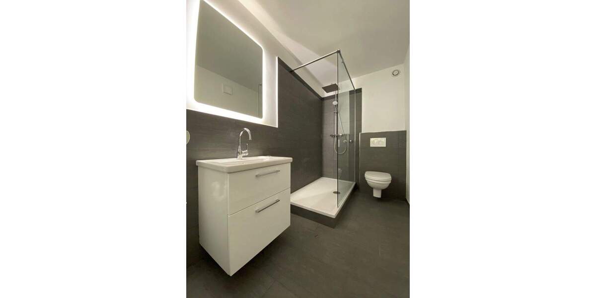 Moderne 2 Zimmer Wohnung mit Balkon, Stellplatz und Einbauküche in D-Niederkassel 2 zimmer