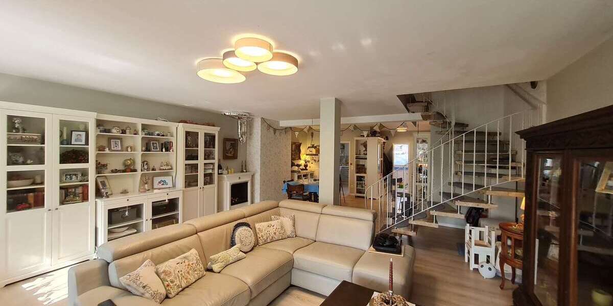 Etagenwohnung Hattingen Blankenstein - 4 Zimmer, 132 m&sup2;, 299.000&euro; | Angebot:26605359