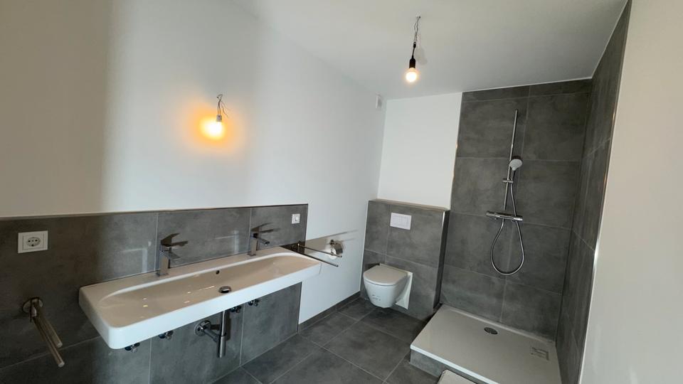 Reihenhaus Düsseldorf Stadtbezirk 7 - 6 Zimmer, 160 m&sup2;, 2.700&euro; | Angebot:24695743