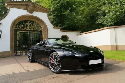 Aston Martin V8 Vantage 27.252 km 96.995 &euro; Köln 51107