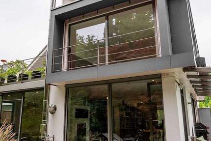 STILVOLLES EINFAMILIENHAUS IN EXPONIERTER LAGE VON DÜSSELDORF 9 zimmer