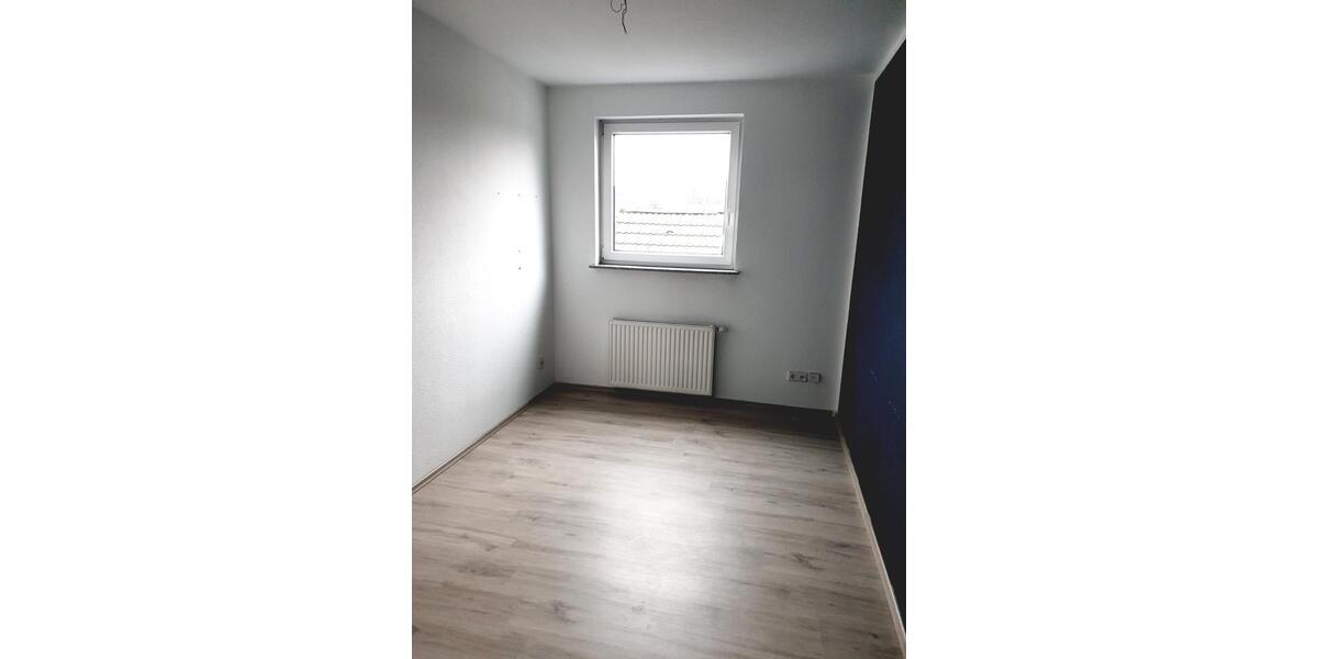 Dachgeschoßwohnung Langenfeld (Rheinland) - 3 Zimmer, 85 m&sup2;, 289.000&euro; | Angebot:27297517