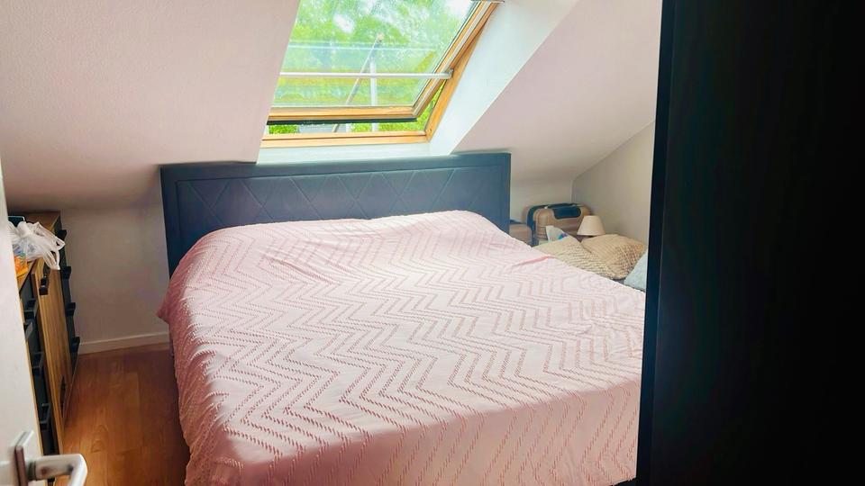 Dachgeschoßwohnung Düsseldorf Stadtbezirk 8 - 2 Zimmer, 60 m&sup2;, 1.050&euro; | Angebot:26459548