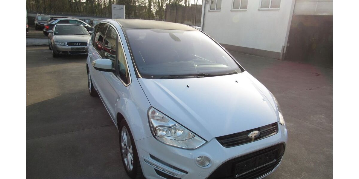 Ford S-Max 121.500 km 8.700 &euro; Leverkusen 51371