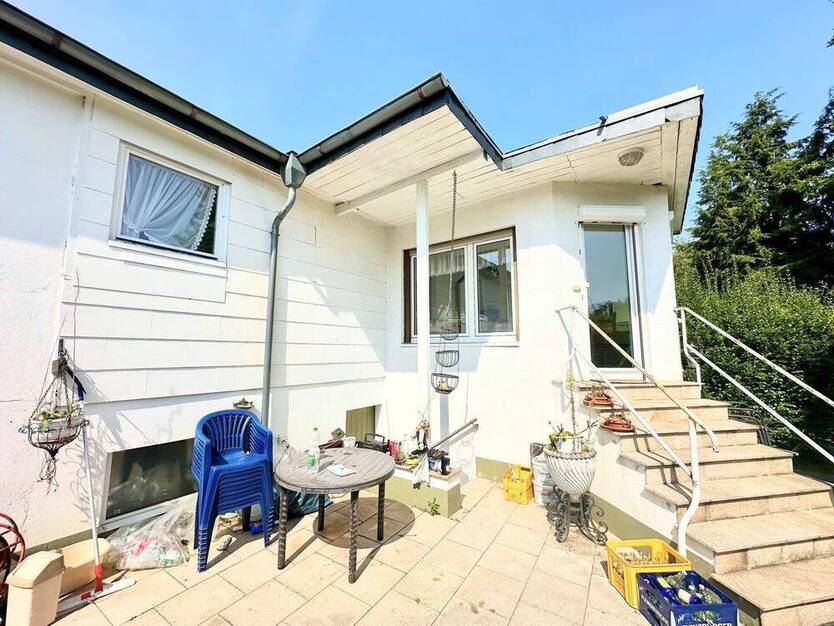 Sanierungsobjekt: Einfamilienhaus mit weitläufigem Grundstück