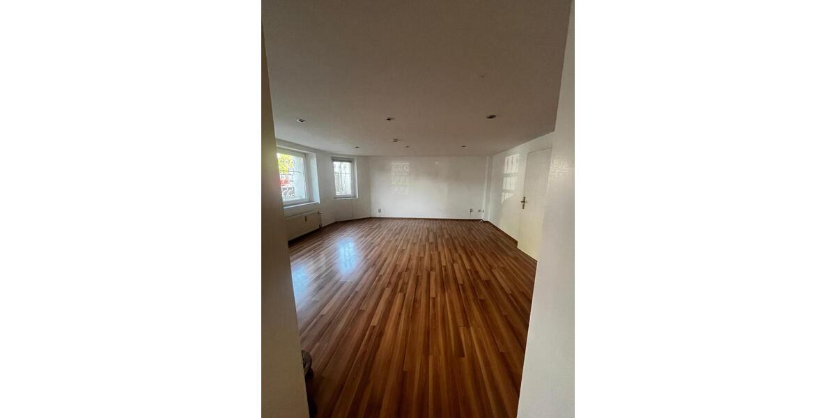 Etagenwohnung Solingen Aufderhöhe - 2 Zimmer, 79 m&sup2;, 900&euro; | Angebot:24896153