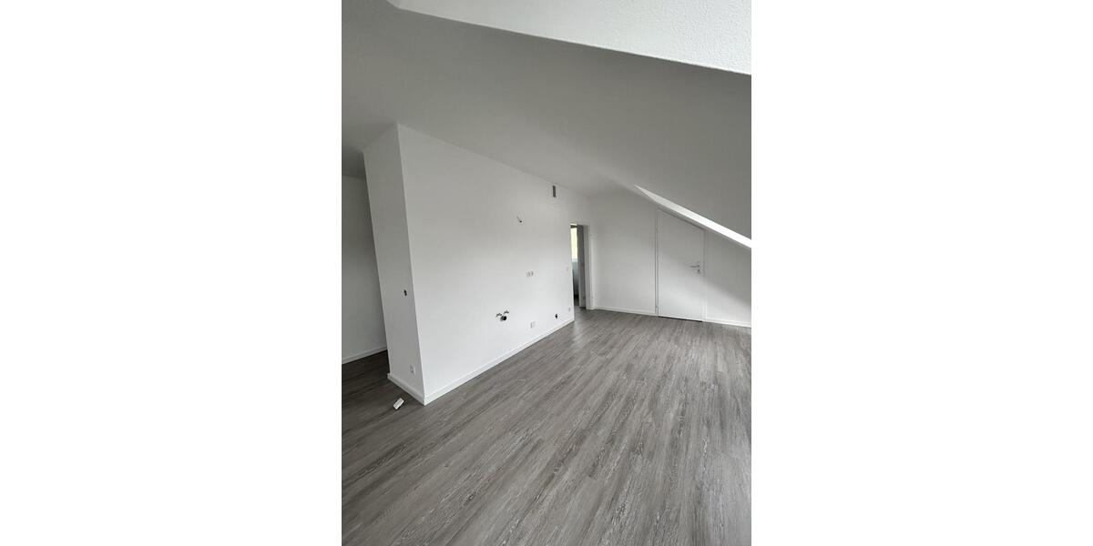 Dachgeschoßwohnung Ratingen - 2 Zimmer, 70 m&sup2;, 840&euro; | Angebot:27537349