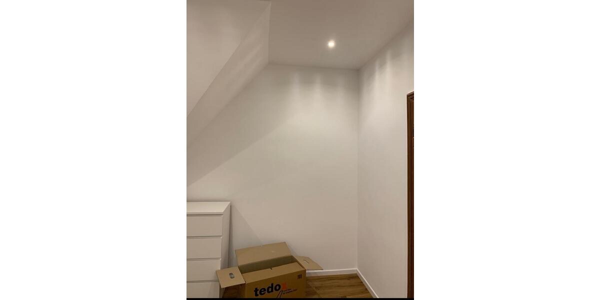 Dachgeschoßwohnung Solingen Burg - 3 Zimmer, 77 m&sup2;, 977&euro; | Angebot:24400556