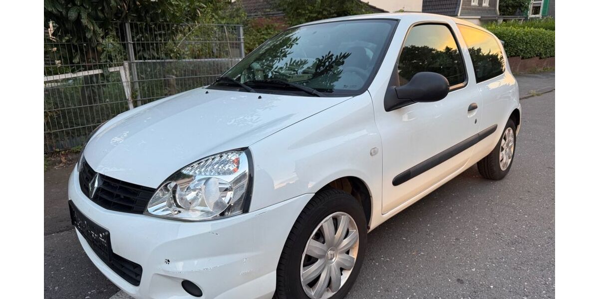 Renault Clio 122.771 km 2.490 &euro; Remscheid 42857