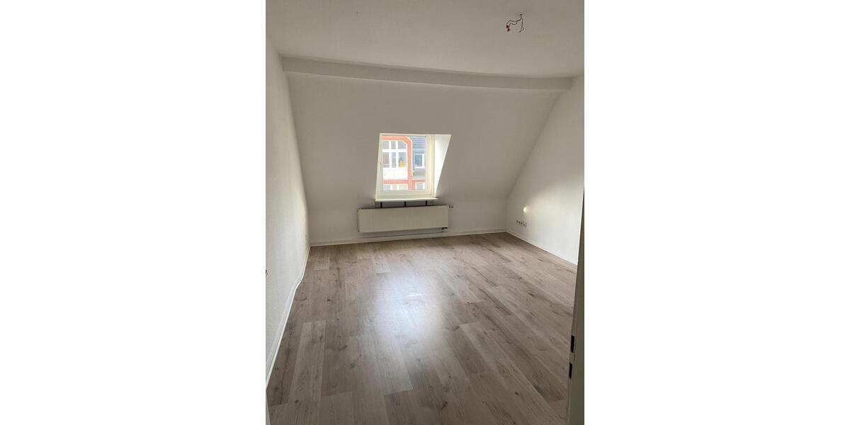 Dachgeschoßwohnung Düsseldorf Oberbilk - 2 Zimmer, 48 m&sup2;, 670&euro; | Angebot:25590275