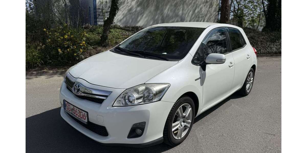Toyota Auris 196.388 km 6.800 &euro; Solingen 42655