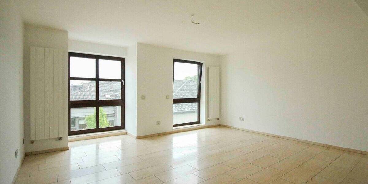 Leben in der Innenstadt: Gepflegtes Reihenmittelhaus samt Dachterrasse und TG-Stellplatz 5 zimmer