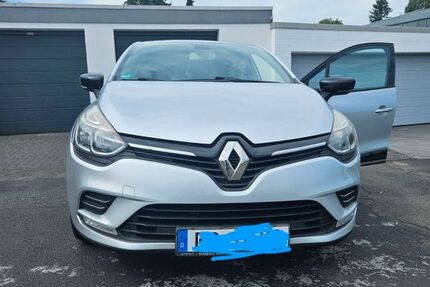 Renault Clio 81.000 km 8.800 &euro; Remscheid 42897