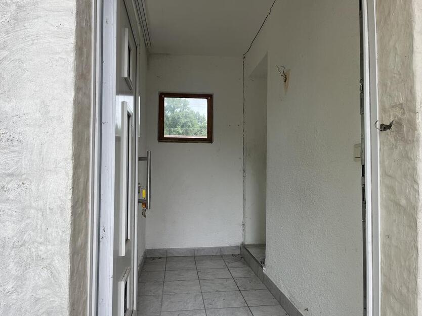 Kernsaniertes EinfamilienhausMFH mit EinliegerWohnung in Grevenbroich zur Miete