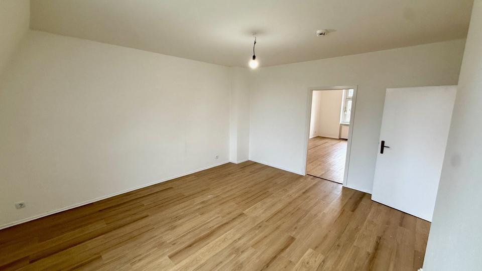 Dachgeschoßwohnung Wuppertal Gemarkung Langerfeld - 3 Zimmer, 84 m&sup2;, 750&euro; | Angebot:25253835