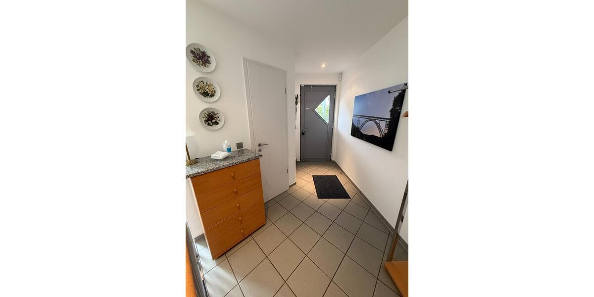Erdgeschoßwohnung Leichlingen (Rheinland) - 2 Zimmer, 90 m&sup2;, 1.800&euro; | Angebot:24653747
