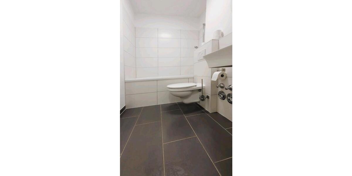 Hochparterre Solingen Central - 1 Zimmer, 37 m&sup2;, 650&euro; | Angebot:24869977