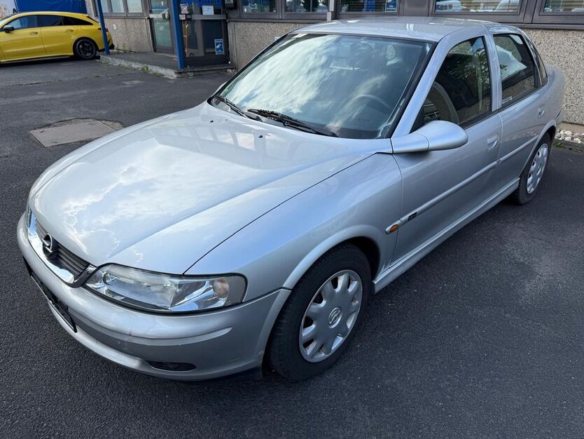Opel Vectra 97.000 km 1.890 € Köln 50739