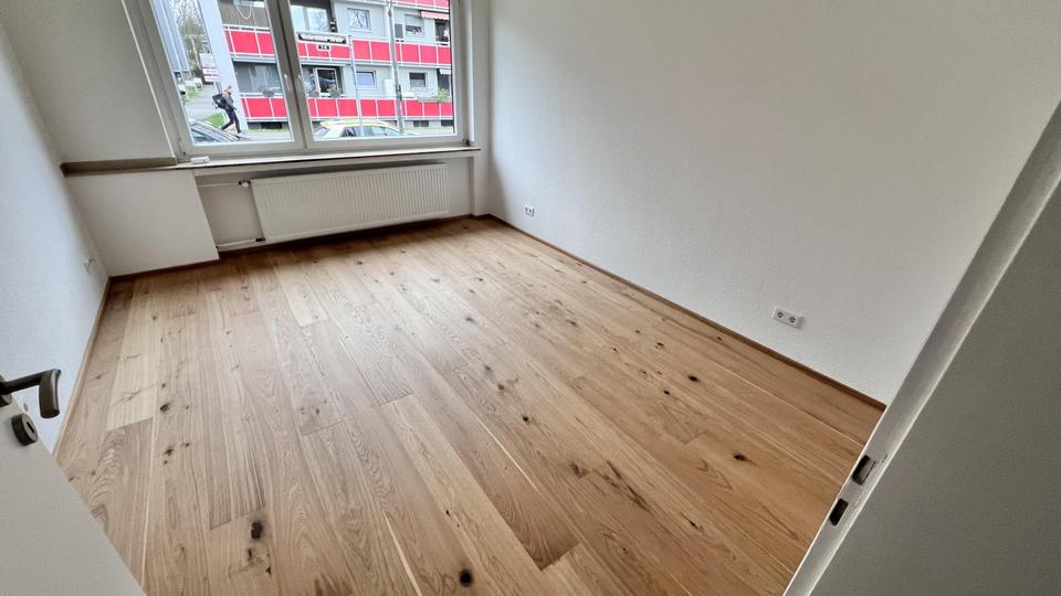 Erdgeschoßwohnung Düsseldorf Lörick - 3 Zimmer, 83 m&sup2;, 1.395&euro; | Angebot:26425534