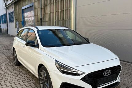 Hyundai i30 1.640 km 19.990 &euro; Düsseldorf 40231