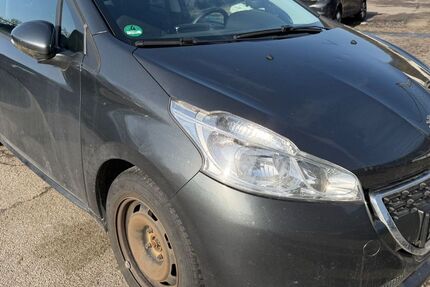 Peugeot 208 204.497 km 1.590 &euro; wuppertal 42285
