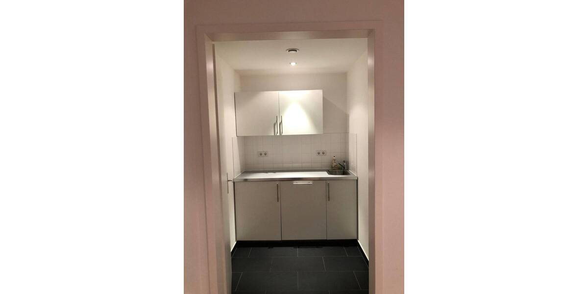 Gewerbeobjekt Düsseldorf Stadtmitte - 4 Zimmer, 125 m&sup2;, 2.500&euro; | Angebot:23953587