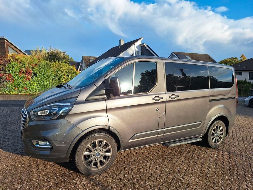 Ford Tourneo Custom 85.000 km 33.900 € Rösrath 51503