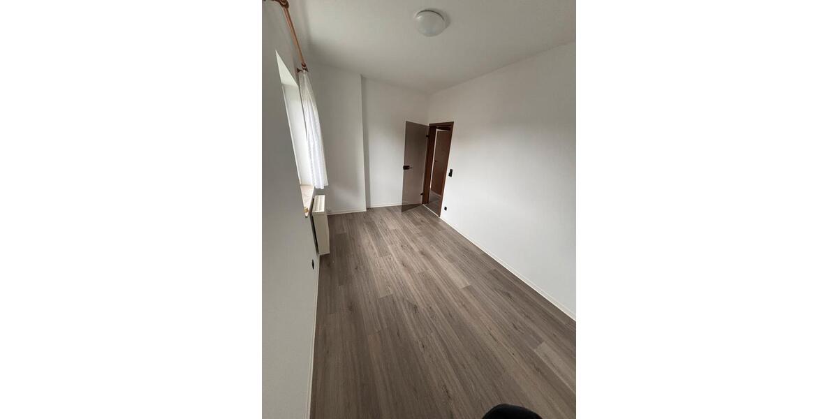 Etagenwohnung Langenfeld (Rheinland) - 3 Zimmer, 66 m&sup2;, 1.100&euro; | Angebot:26031704