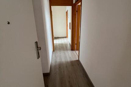 Helle 2-Zimmer-Dachgeschosswohnung in Solingen-Höhscheid zimmer