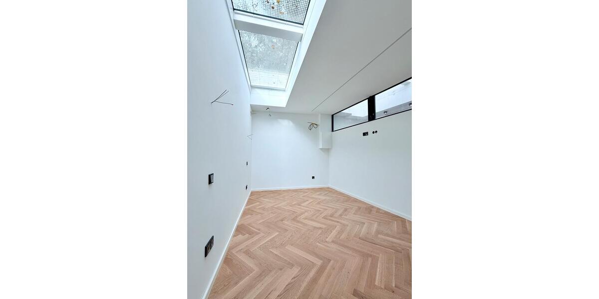 Hochparterre Düsseldorf Pempelfort - 3 Zimmer, 119 m&sup2;, 2.500&euro; | Angebot:24385522