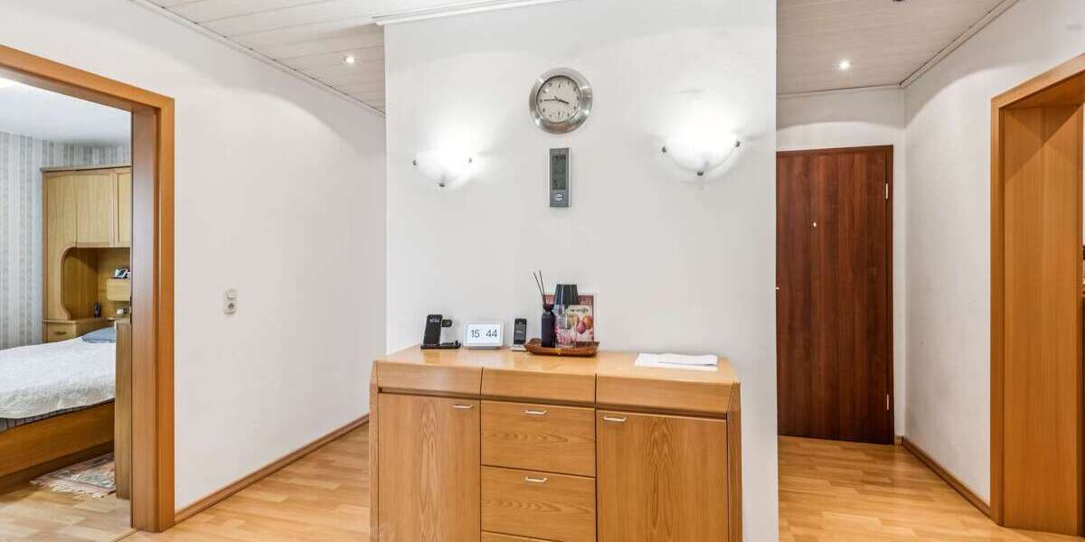 Etagenwohnung Heiligenhaus - 5 Zimmer, 118 m&sup2;, 249.000&euro; | Angebot:27684960