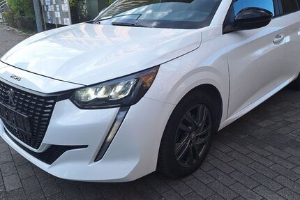 Peugeot 208 195.000 km 8.900 € Mülheim an der Ruhr 45473