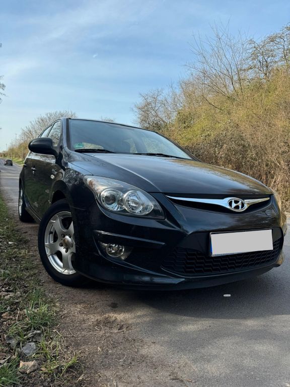i30