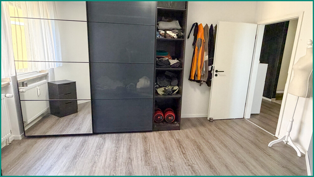 FÜR DIE FAMILIE IN DER INNENSTADT REMSCHEID: 4 ZIMMER-WOHNUNG MIT BALKON UND GARAGE - Etagenwohnung Remscheid Innenstadt | Angebot:27567381