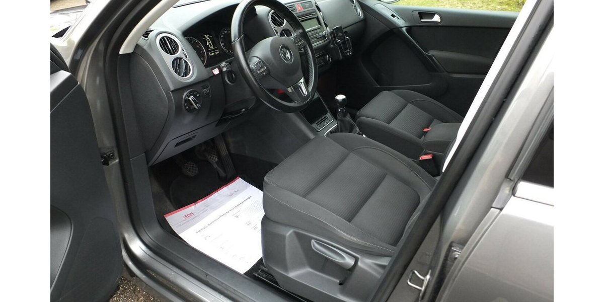 VW Tiguan TEAM orig.ATM ca 52 tkm XENON AHK PARKPILOT 112.432 km 10.908 € Köln 50858