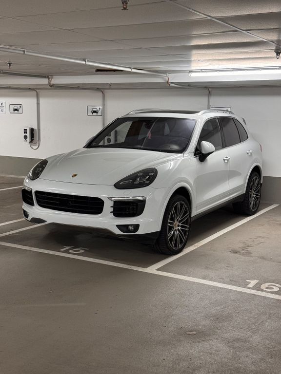Porsche Cayenne 242.000 km 31.500 € Köln 50823