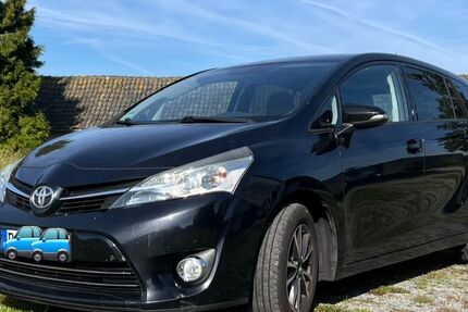 Toyota Verso 240.000 km 4.900 &euro; Düsseldorf 40239