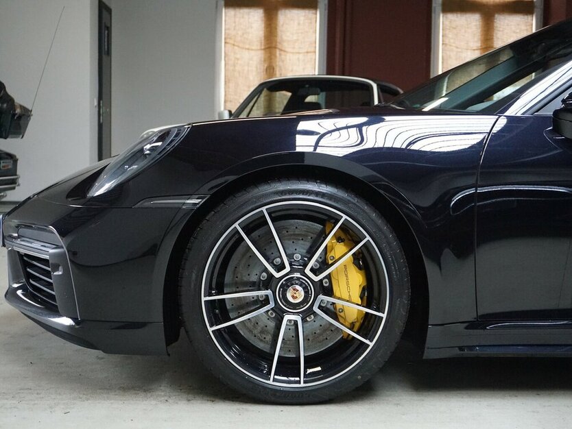 Porsche 911 992 Turbo S Lift Burm Carbon Approved 39.890 km 219.900 € Wuppertal 42327
