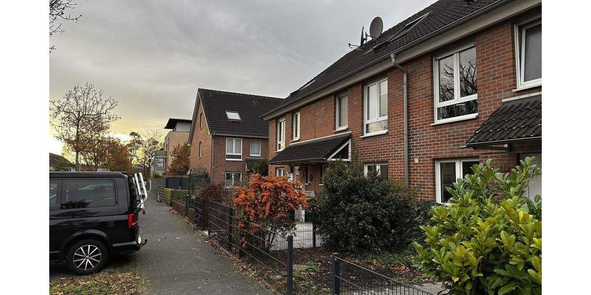 Reihenmittelhaus Köln Ossendorf - 4 Zimmer, 145 m&sup2;, 2.750&euro; | Angebot:24736531