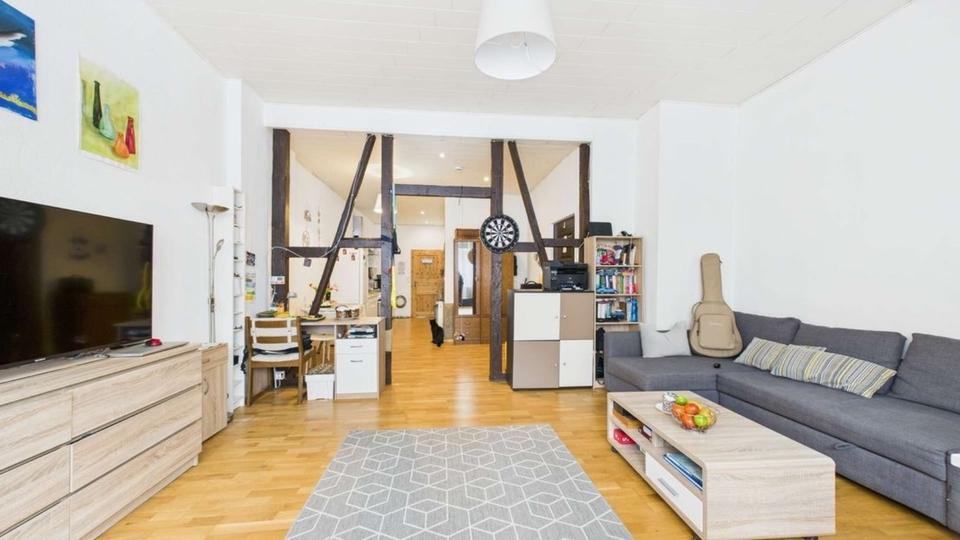 Renditestarkes Paket ca. 6 % - Vier Wohnungen in einem Haus.