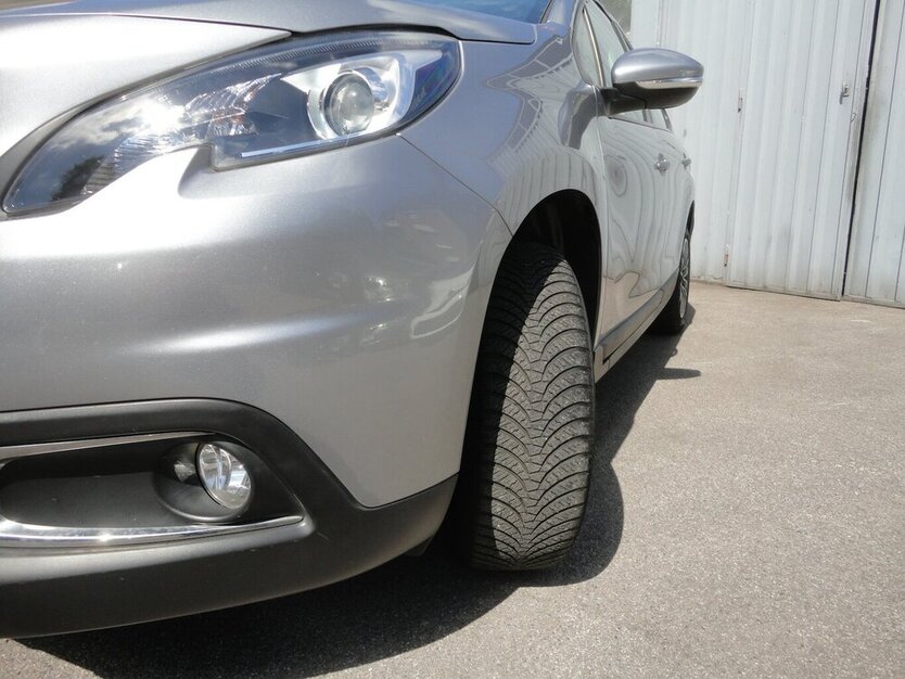 Peugeot 2008 Active 1,2 Klima SHZ PDC Allwetter 60.000 km 8.990 € Neuss 41462