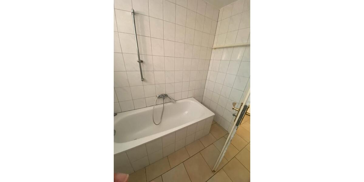 Erdgeschoßwohnung Velbert Velbert-Mitte - 4.5 Zimmer, 107 m&sup2;, 1.200&euro; | Angebot:27619636