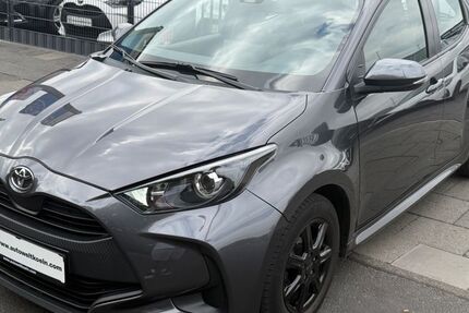 Toyota Yaris 90.981 km 13.990 &euro; Köln 51065