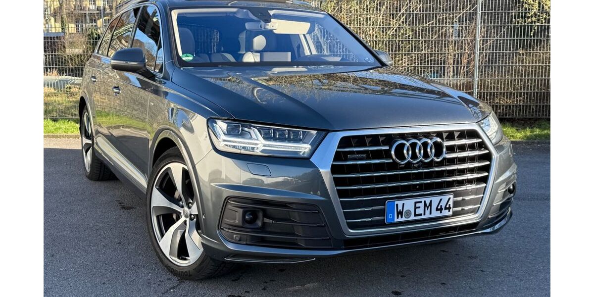 Audi Q7 220.000 km 26.499 € Wuppertal 42117